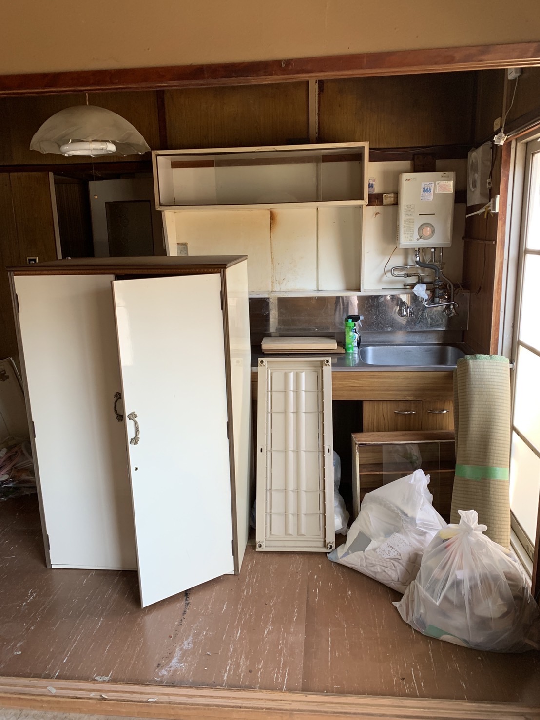 before お部屋内の残置物整理、遺品整理